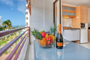 ON THE BEACH, Sea View, Fast Fiber, Pool, Parking